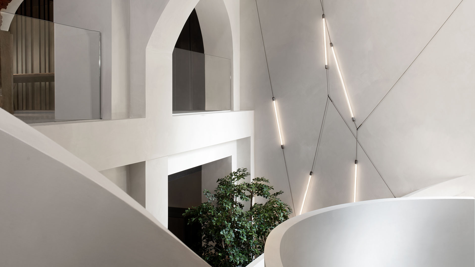 Henge | Italian Design Furniture